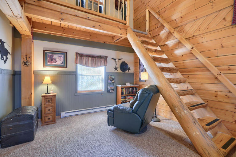 elwood loft hocking hills