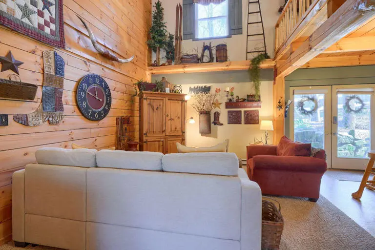 elwood loft hocking hills