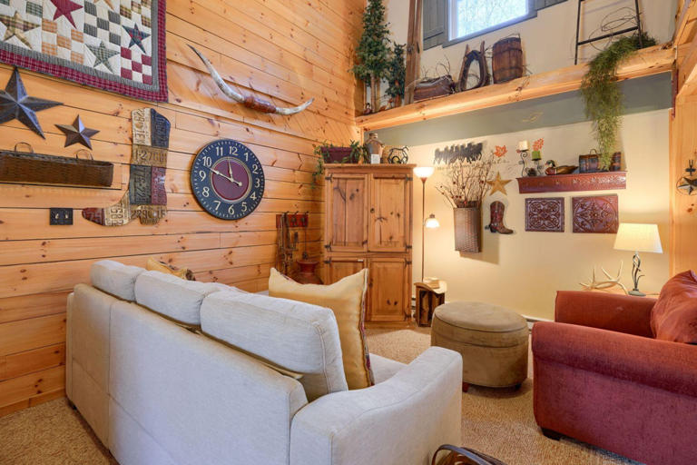 elwood loft hocking hills