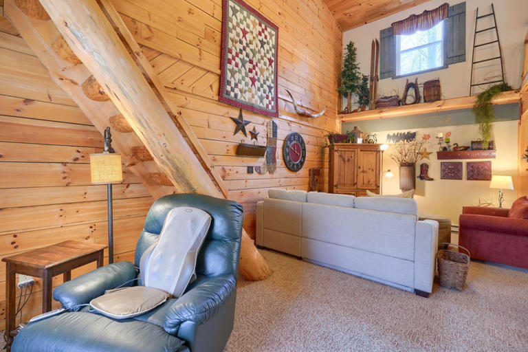 elwood loft hocking hills