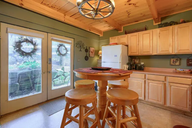 elwood loft hocking hills