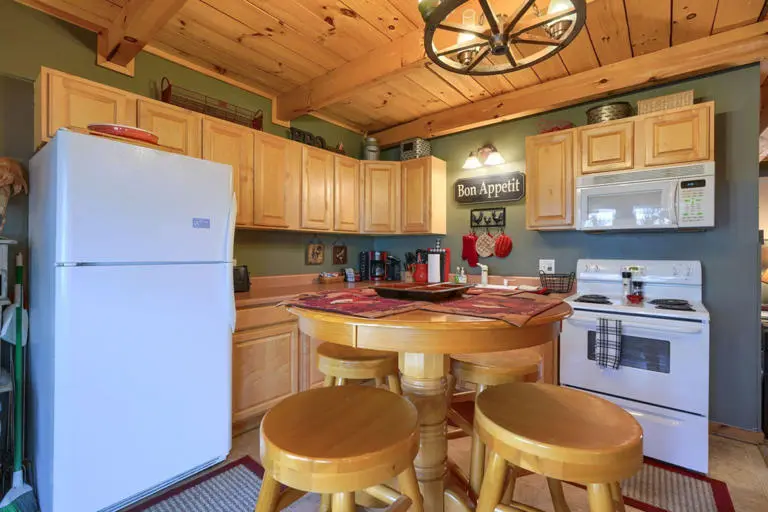 elwood loft hocking hills