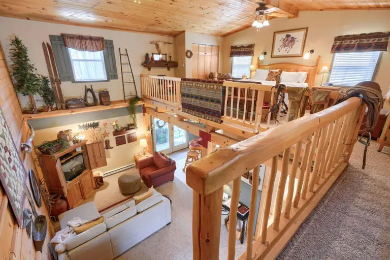 elwood loft hocking hills