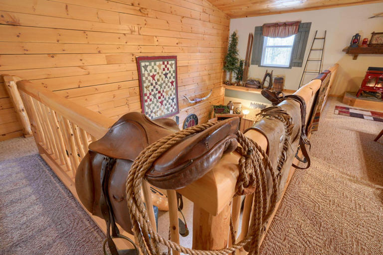 elwood loft hocking hills