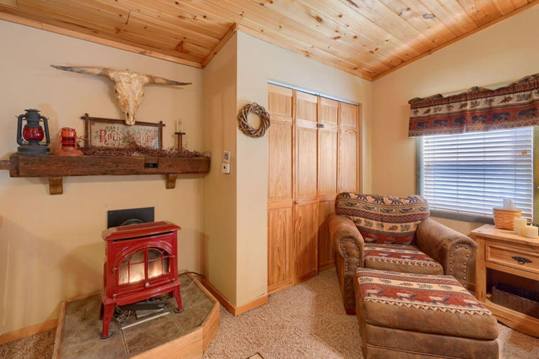 elwood loft hocking hills