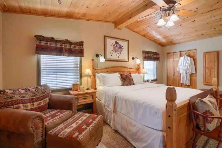 elwood loft hocking hills