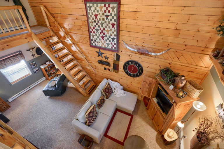 elwood loft hocking hills