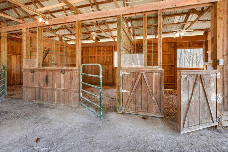 elwood loft hocking hills