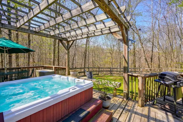 carps cabin hocking hills